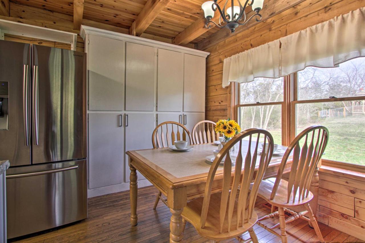 Rustic Cabin With Screened Deck 8 Mi To Dollywood Sevierville Εξωτερικό φωτογραφία